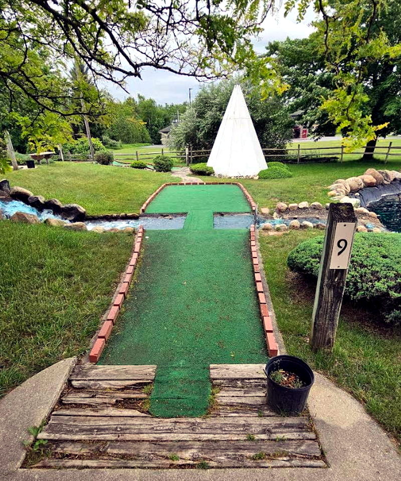 Indian Village Mini Golf - Street View (newer photo)